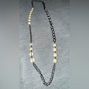 Elegant Pearl and Crystal Chain Necklace